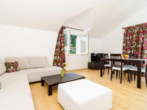 Apartments Nikola - One Bedroom Apartment with two Balconies and Sea View Relax
